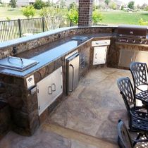 outdoor kitchen